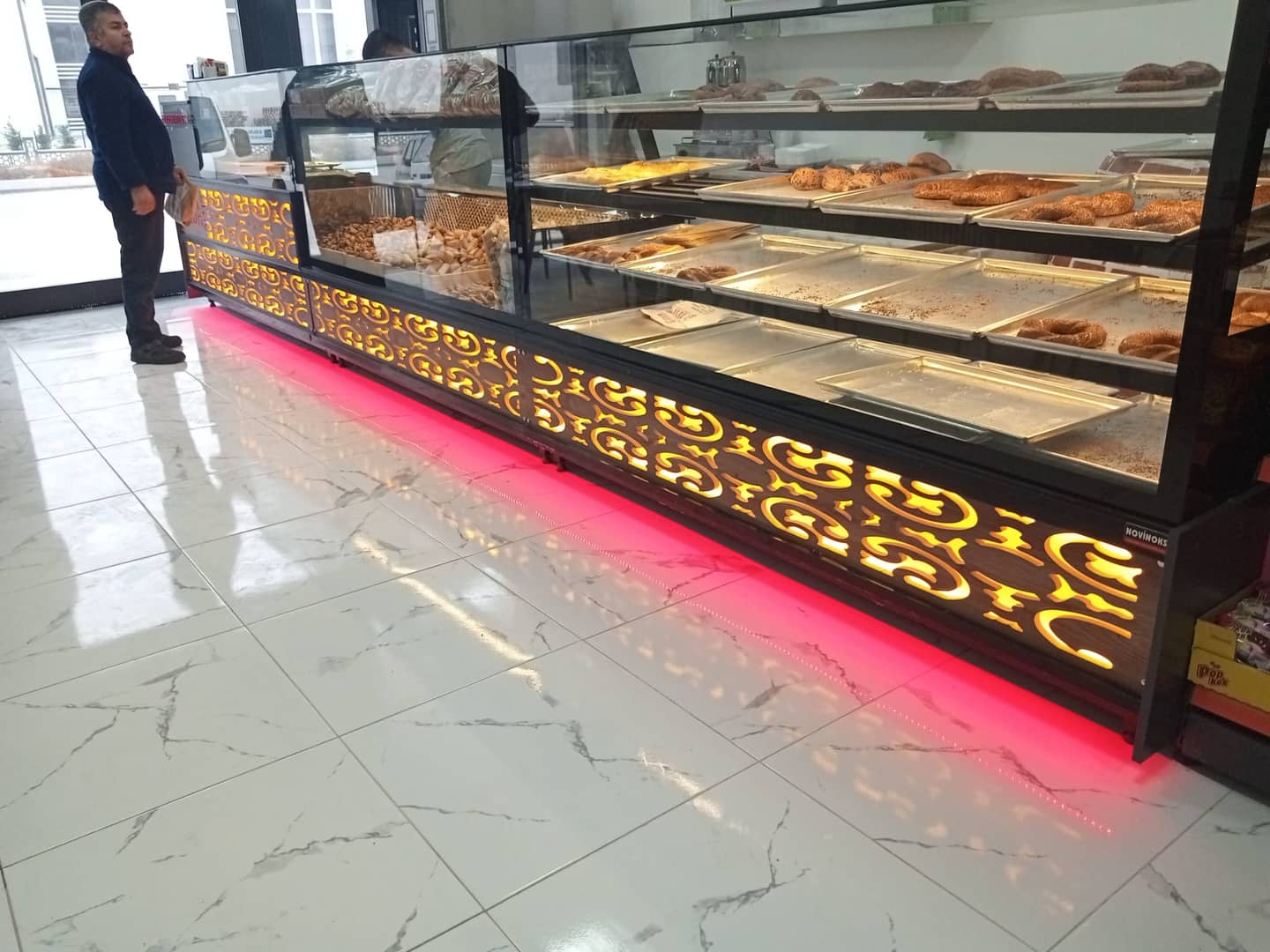 Katmanlı Camlı Unlu Mamul Vitrini UM-180 — görsel 3